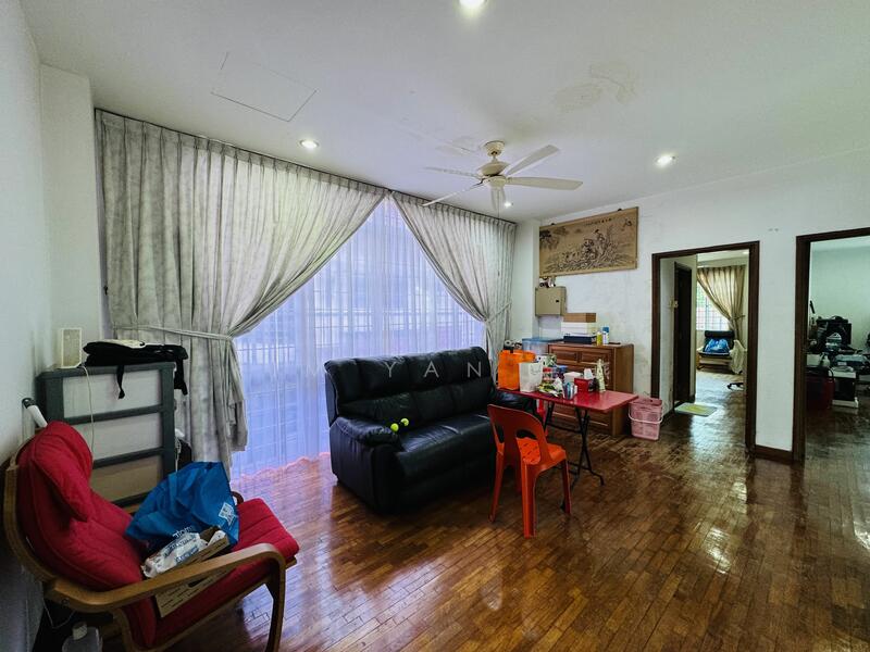 For Sale - Lowest quantum to buy a Classical detached house with 6 big bedrooms all ensuite