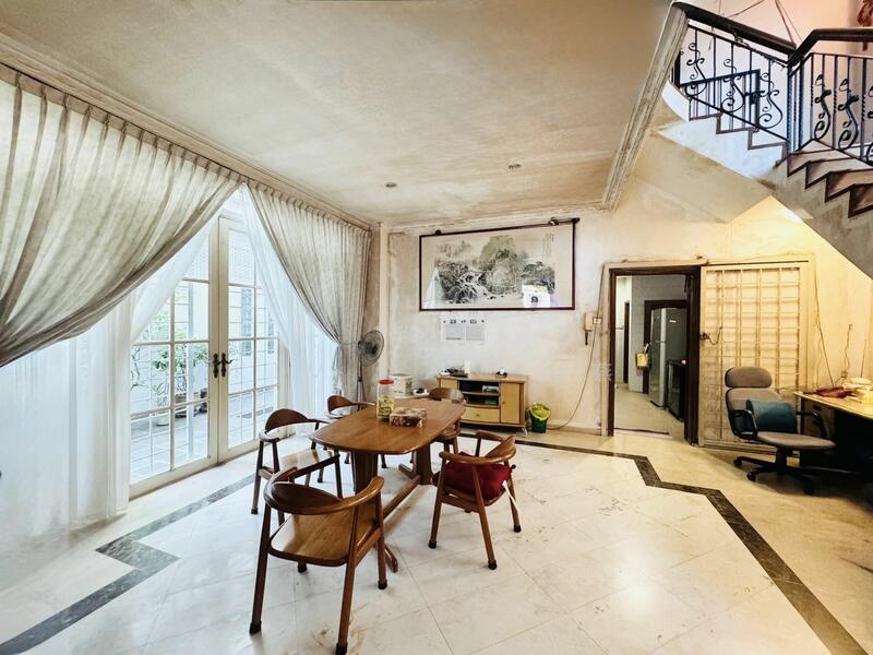 For Sale - Lowest quantum to buy a Classical detached house with 6 big bedrooms all ensuite