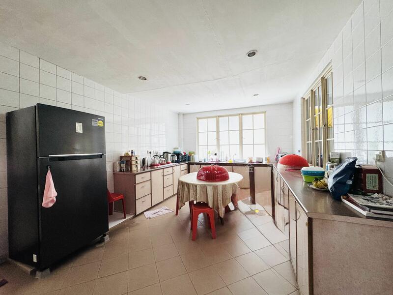 For Sale - Lowest quantum to buy a Classical detached house with 6 big bedrooms all ensuite