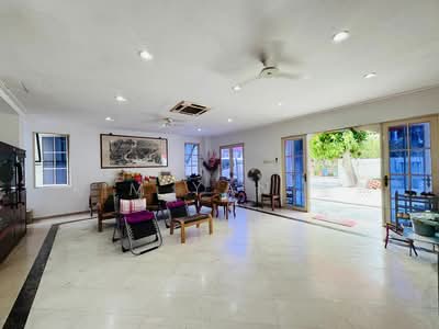 For Sale - Lowest quantum to buy a Classical detached house with 6 big bedrooms all ensuite