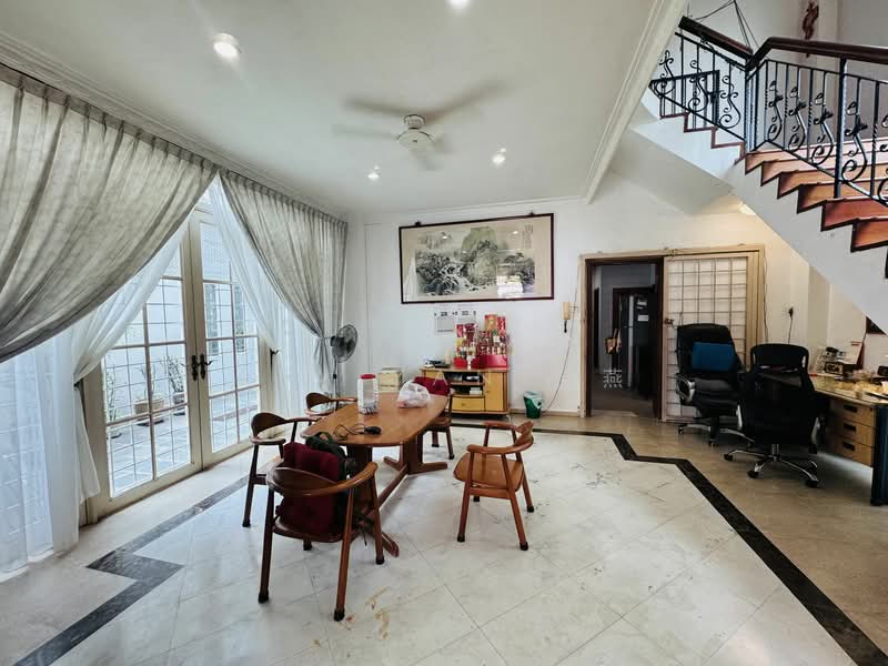 For Sale - Lowest quantum to buy a Classical detached house with 6 big bedrooms all ensuite