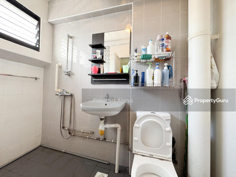 Master Toilet