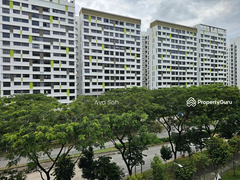 For Sale - 605B Tampines Street 61