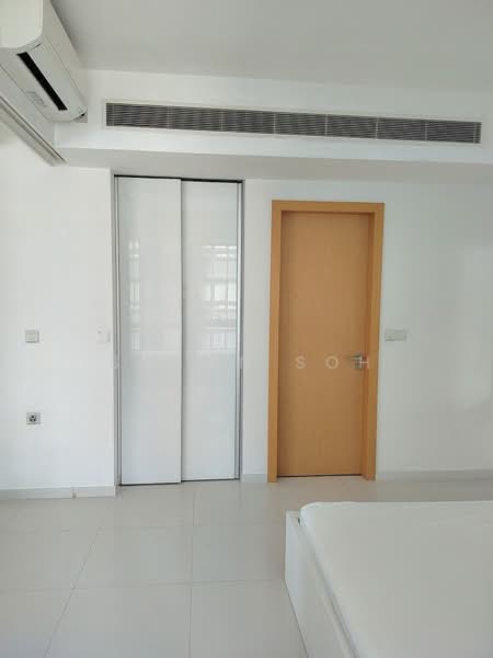 One Shenton, 1 Shenton Way, 1 Bedroom, 581 sqft, Condominium For Rent, by Shawn Soh, 60134983 - Bedroom - PropertyGuru.com.sg