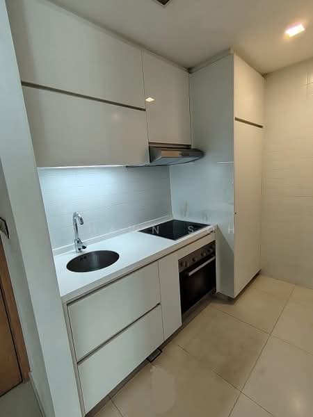 One Shenton, 1 Shenton Way, 1 Bedroom, 581 sqft, Condominium For Rent, by Shawn Soh, 60134983 - Kitchen - PropertyGuru.com.sg