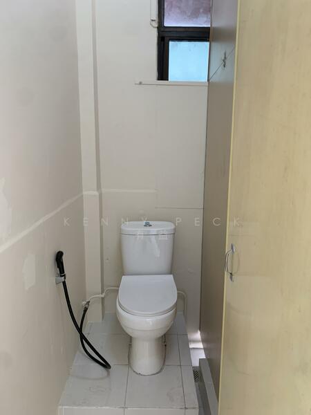 Kai Fook Mansion, 2 Kim Tian Road, Room Rental, 200 sqft, Apartment For Rent, by Kenny Peck 有益, 60134988 - Bathroom - PropertyGuru.com.sg