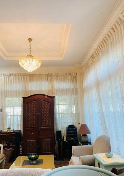 For Sale - Below $5m FH 3-Storey Semi-D < 300 metres to MRT