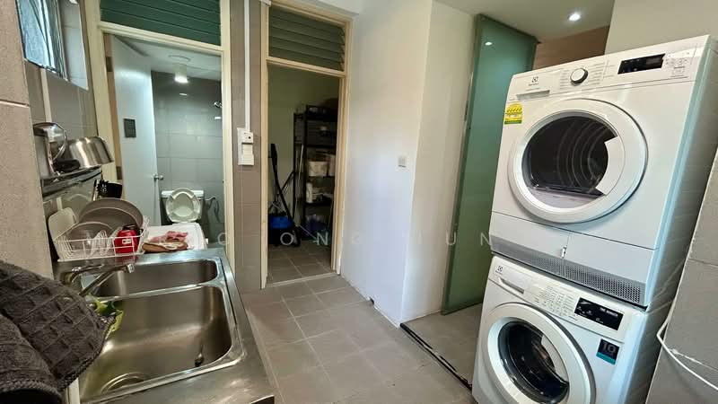 Sommerville Grandeur, 1 Farrer Drive, Room Rental, 200 sqft, Condominium For Rent, by Mario Ong Jun Zhi, 60135487 - Bathroom - PropertyGuru.com.sg
