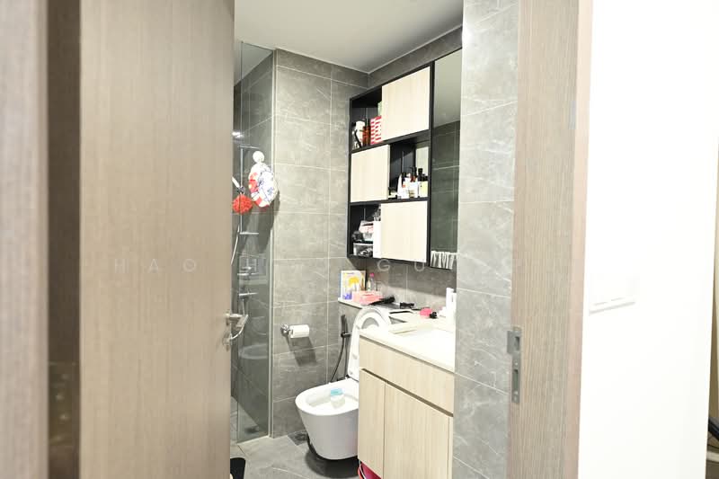 Kent Ridge Hill Residences Condominium For Sale at S$ 1,080,000 | PropertyGuru Singapore - Bathroom