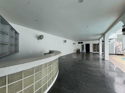 For Sale - sennett avenue