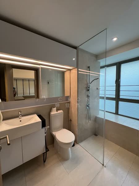 Trevista Condominium For Sale at S$ 1,580,000 | PropertyGuru Singapore - Bathroom