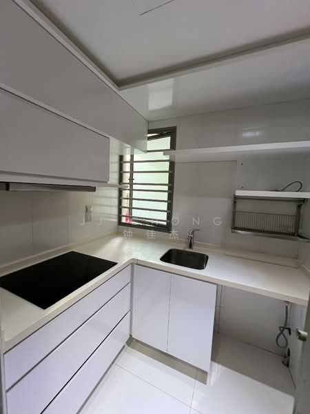 Trevista Condominium For Sale at S$ 1,580,000 | PropertyGuru Singapore - Kitchen