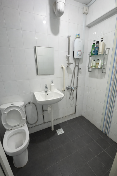 812 Yishun Ring Road HDB Flat For Sale at S$ 520,000 | PropertyGuru Singapore