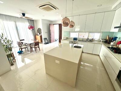 For Sale - ✨ Freehold Semi-D @ Kembangan | 5BR | Walk to MRT