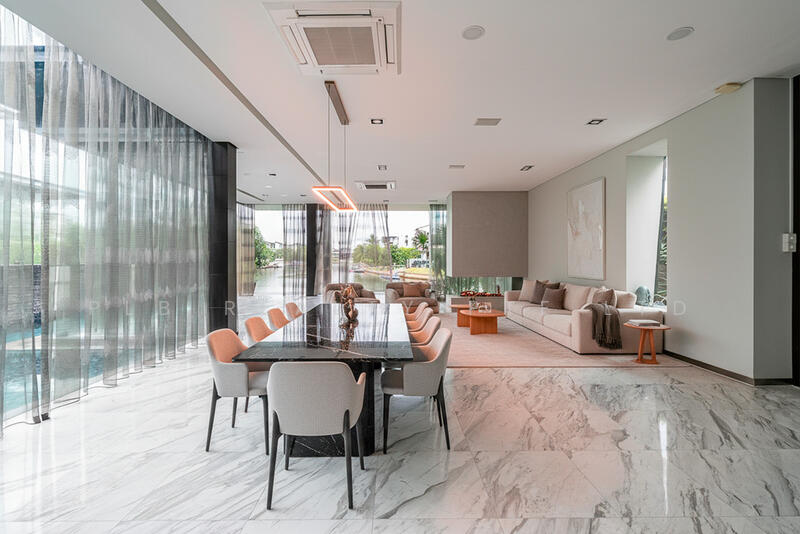 This Photo are for illustration only