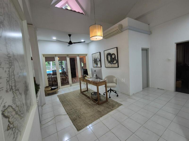 Call 9444.4449! Belmont GCB 1KM to Nanyang Primary, Belmont Road, Leedon Road, Bin Tong Park, Nanyang Primary, Holland Road, Farrer Road, 6 Bedrooms, 10,000 sqft, Good Class Bungalow For Sale, by Lin Yisen, 60136883 - Living - PropertyGuru.com.sg