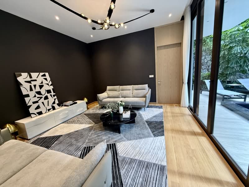 LUXURIOUS Semi-D⭐️1KM SCGS⭐️STEVEN MRT☎️9.8.2.8.0.0.6.4, Fernhill Road / Dalvey Road / Fernhill Close, 5 Bedrooms, 7,441 sqft, Semi-Detached House For Sale, by Seraphina Chong, 60136898 - PropertyGuru.com.sg