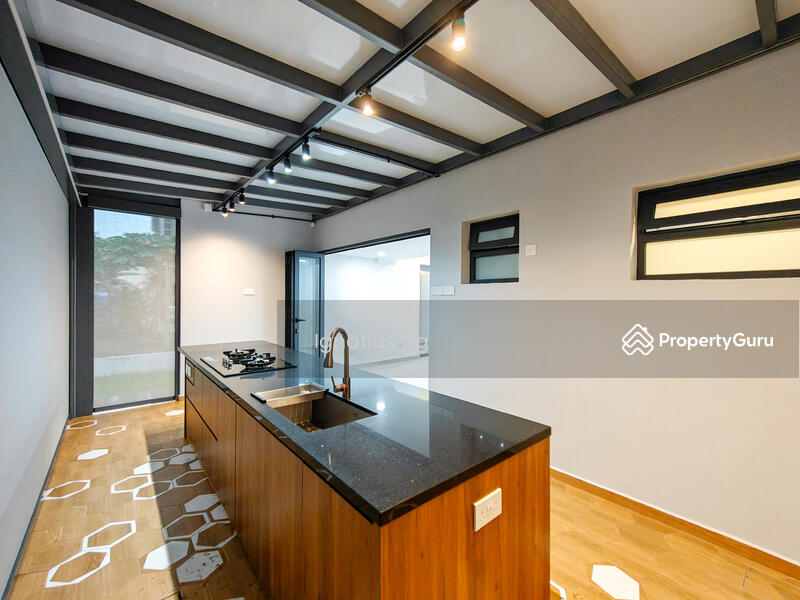 Modern Kitchen 