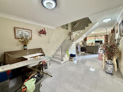 For Sale - 427 Hougang Avenue 6