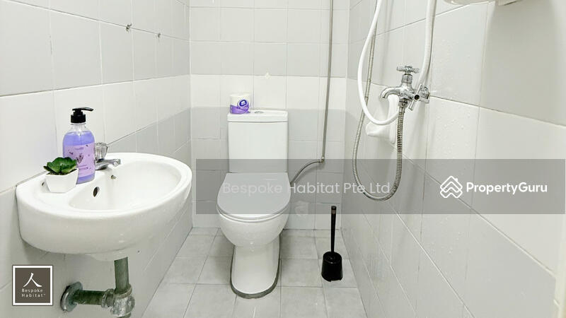 27-03 COMMON BATHROOM