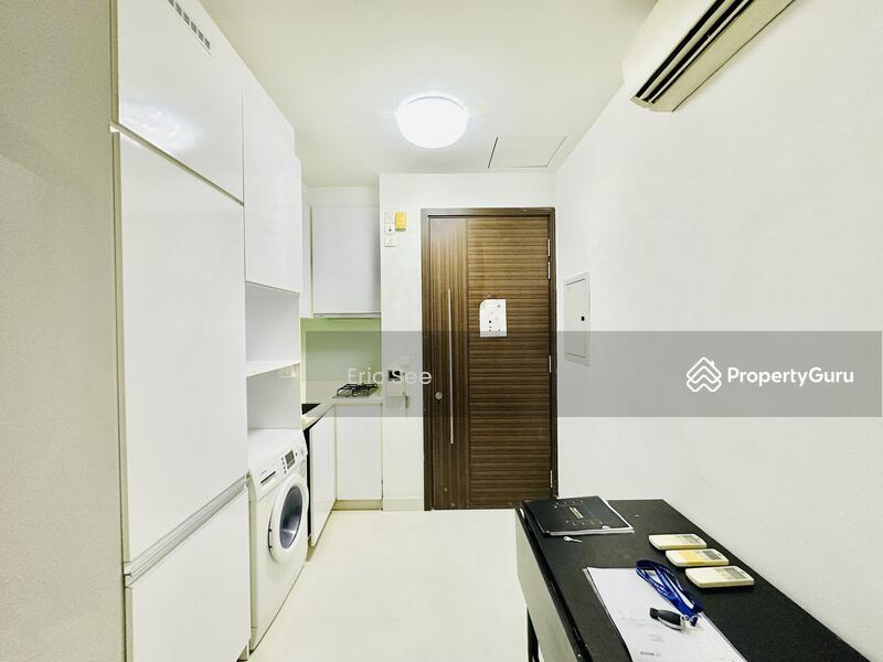 Entrance & Open Kitchen