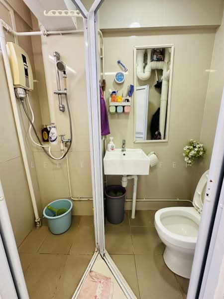 8 Selegie Road, 8 Selegie Road, 2 Bedrooms, 624 sqft, HDB Flat For Rent, by Lee Liang Fei, 60137185 - Bathroom - PropertyGuru.com.sg