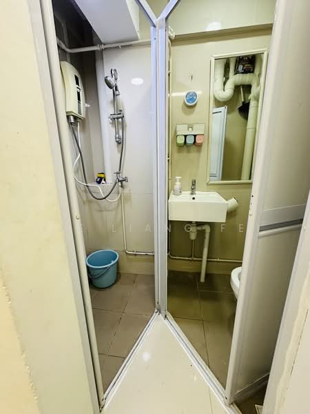 8 Selegie Road, 8 Selegie Road, 2 Bedrooms, 624 sqft, HDB Flat For Rent, by Lee Liang Fei, 60137185 - Bathroom - PropertyGuru.com.sg