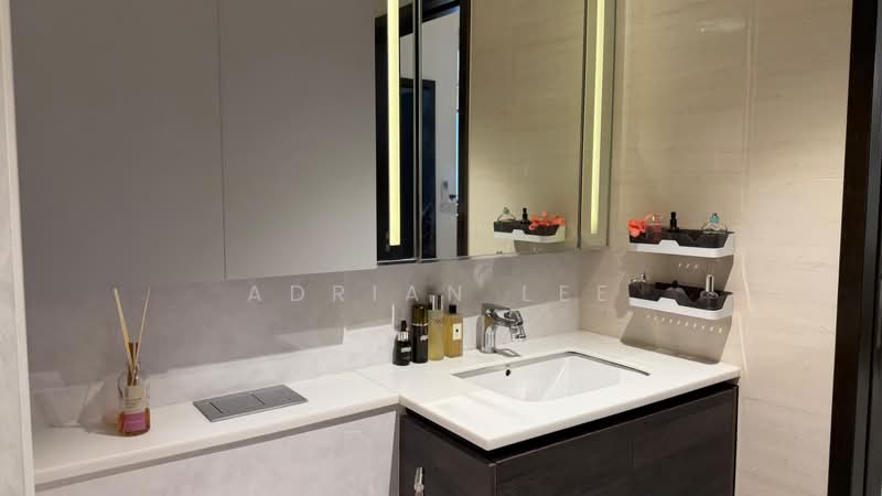 Sims Urban Oasis, 2 Sims Drive, 2 Bedrooms, 667 sqft, Condominium For Sale, by Adrian Lee, 60137218 - Bathroom - PropertyGuru.com.sg