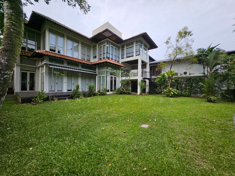 Sunset Place, Sunset Place, 6 Bedrooms, 7,000 sqft, Bungalow House For Rent, by Vanessa Terk, 60137315 - Garden - PropertyGuru.com.sg