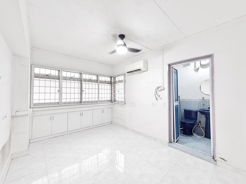 Master with hackable wall