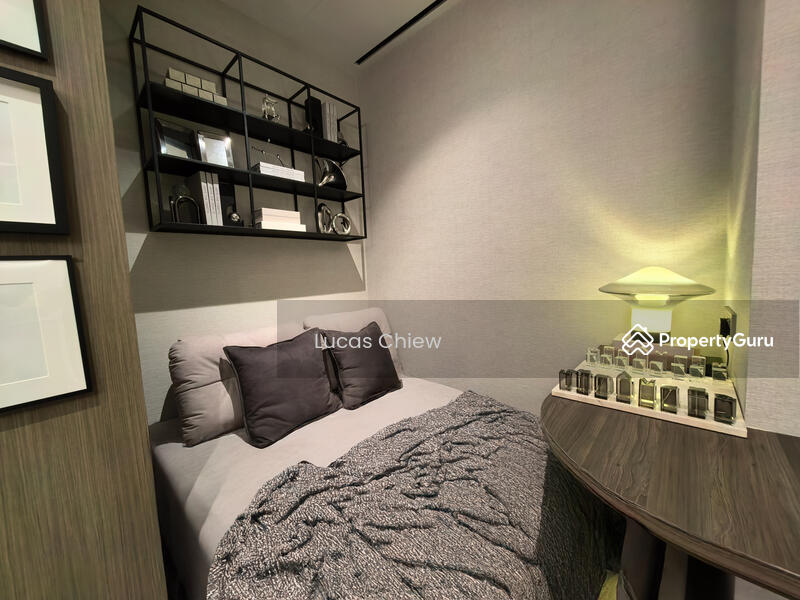 Study (converted to bedroom)