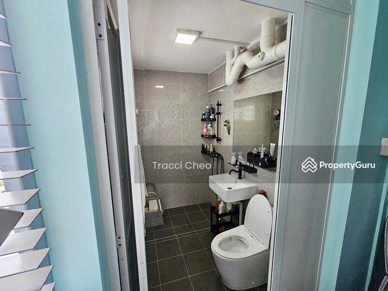 Master Toilet