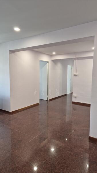 Living room (currently unfurnished)