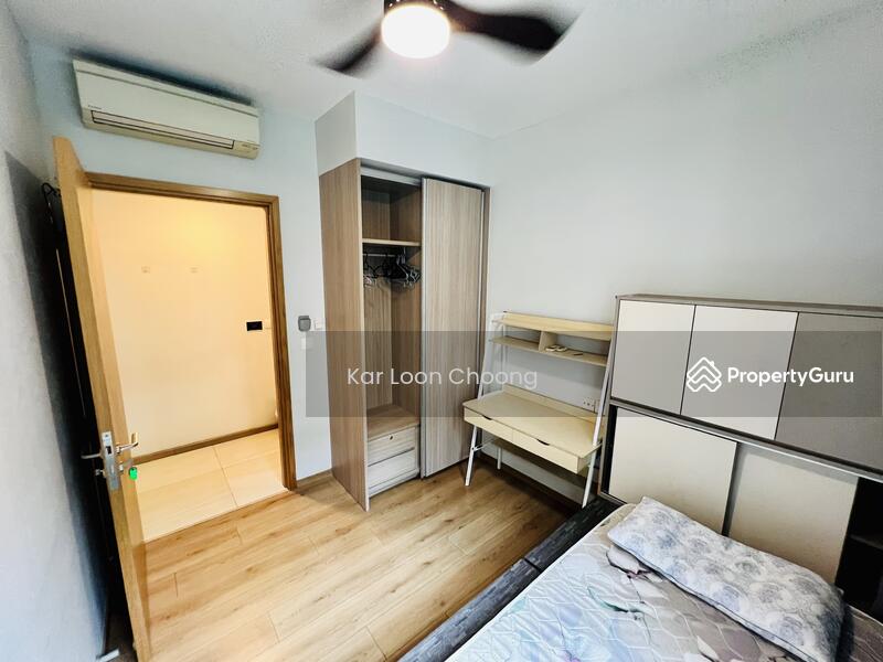 Common room 2 with platform bed