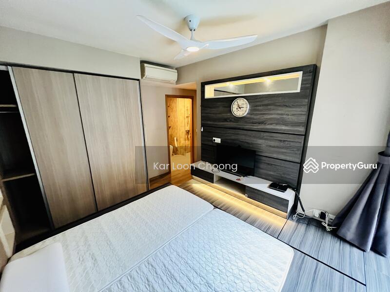 Master room with platform bed