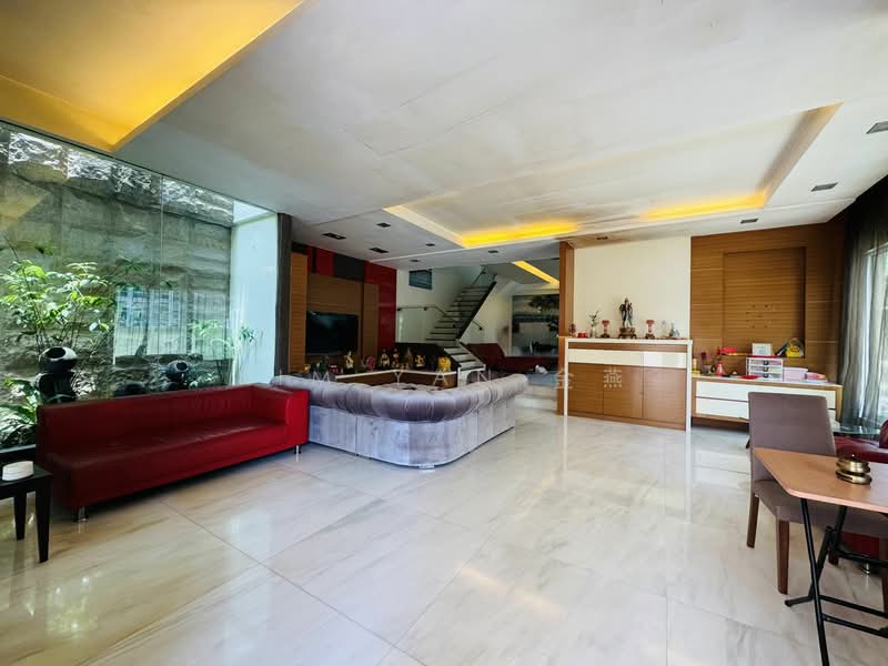 For Sale - Modern & Freehold Semi-D, High taste with quality interior & exterior