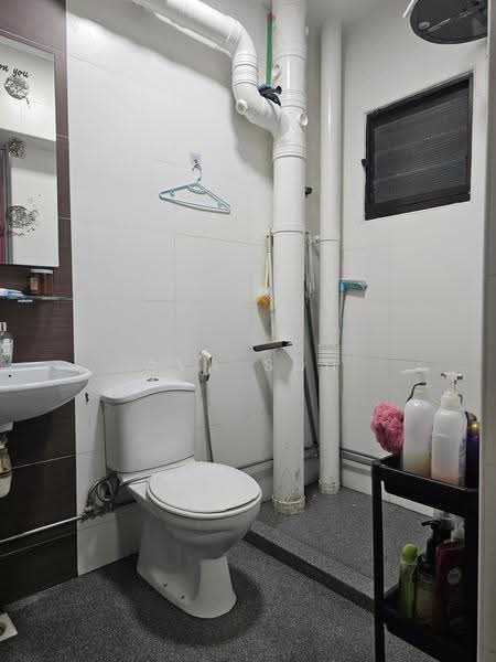 478 Sembawang Drive, 478 Sembawang Drive, Sembawang / Yishun, Room Rental, 120 sqft, HDB Flat For Rent, by Ava Soh, 60138675 - Bathroom - PropertyGuru.com.sg