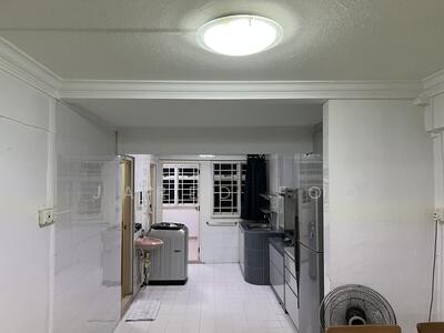 For Rent - 4 Holland Close