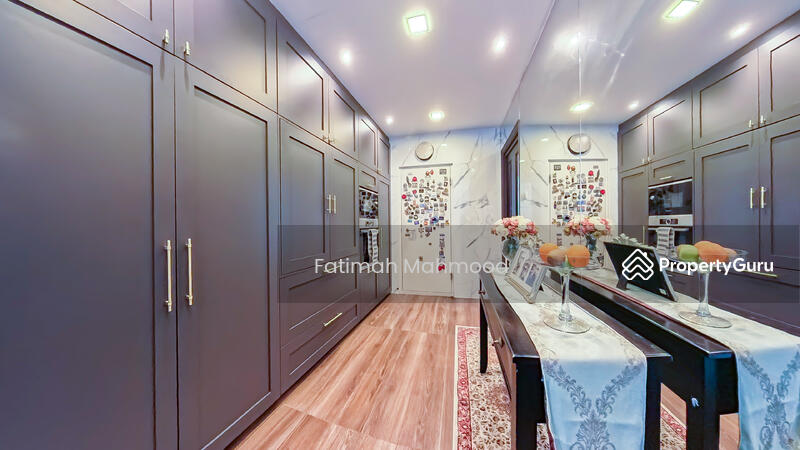 Kitchen Wardrobes all Blum Tech