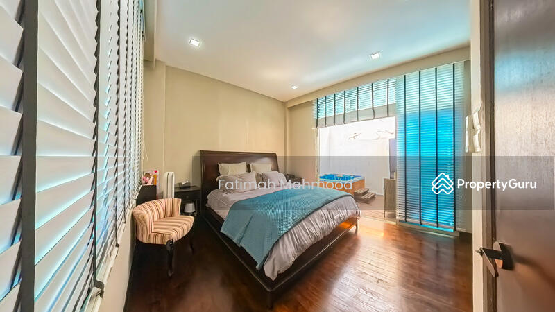 Bedroom with Jacuzzi and walk in wardrob