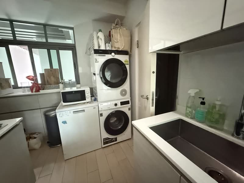 Verdure @ Holland Park, 63 Holland Road, 3 Bedrooms, 1,421 sqft, Condominium For Rent, by Tan Jez, 60139039 - Kitchen - PropertyGuru.com.sg
