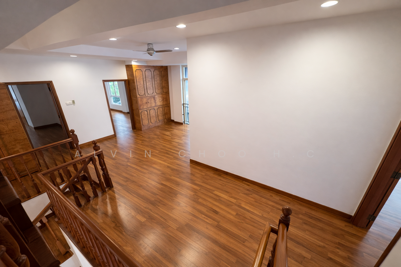 3.5 Storey Corner Terrace! With Great Amenities! Near Various MRT Train Stations & Shopping Malls! Corner Terrace For Sale at S$ 6,500,000 | PropertyGuru Singapore - Interior