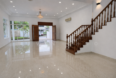 For Sale - 3.5 Storey Corner Terrace! With Great Amenities! Near Various MRT Train Stations & Shopping Malls!