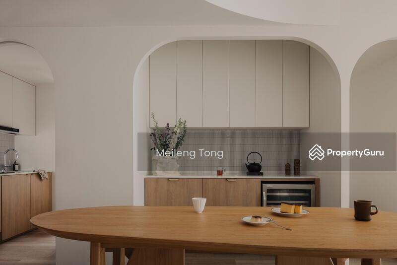 Dining area with entertaining counter