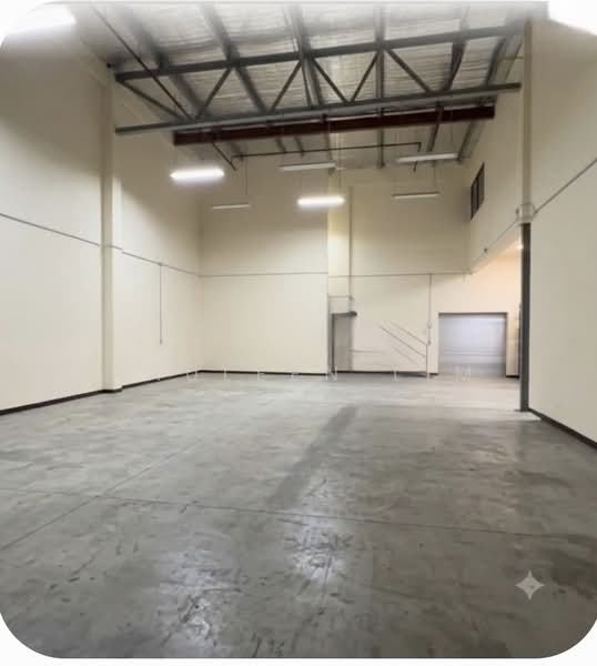 Ground Floor in Henderson / Bukit Merah Area, , 2,626 sqft, Light Industrial (B1) For Rent, by Pauleen Lim, 60139429 - CommercialGuru.com.sg