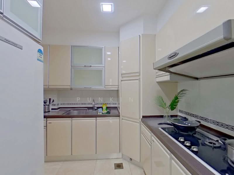 Richmond Park, 3 Bideford Road, Room Rental, 100 sqft, Condominium For Rent, by punkin, 60139593 - Kitchen - PropertyGuru.com.sg