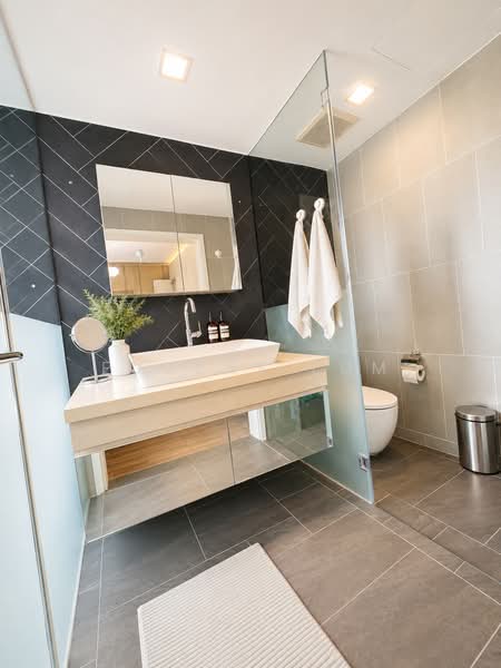 Belmond Green, 15 Balmoral Road, 3 Bedrooms, 1,259 sqft, Condominium For Sale, by Eugene Lum, 60139655 - Bathroom - PropertyGuru.com.sg
