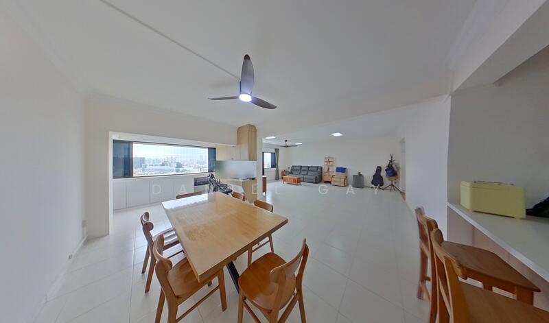 Spacious and bright living & dining area