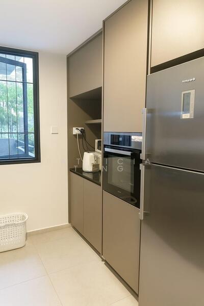 Royalgreen Condominium For Sale at S$ 2,980,000 | PropertyGuru Singapore - Functional kitchen