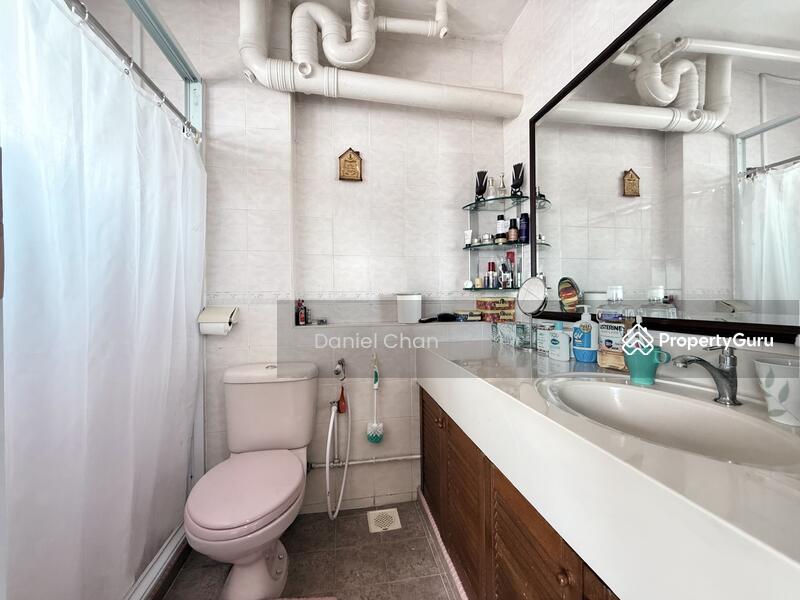 Ensuite master bathroom